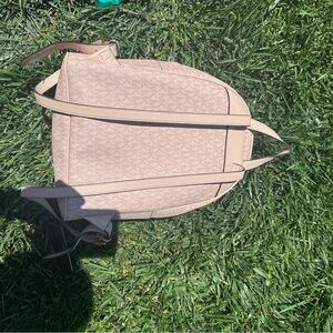 Selling a beautiful pink Micheal Kors Backpack!